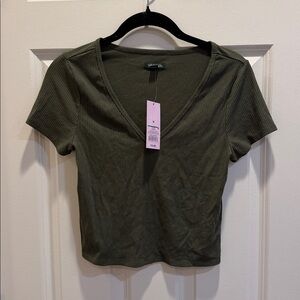 Wild Fable Ribbed V-neck T-shirt Olive Green size M